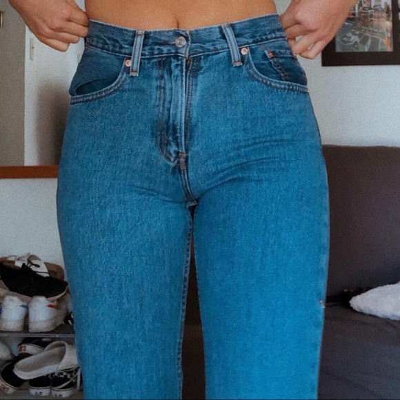 HIGH WAISTED LEVI'S JEANS - Picture 2 of 5